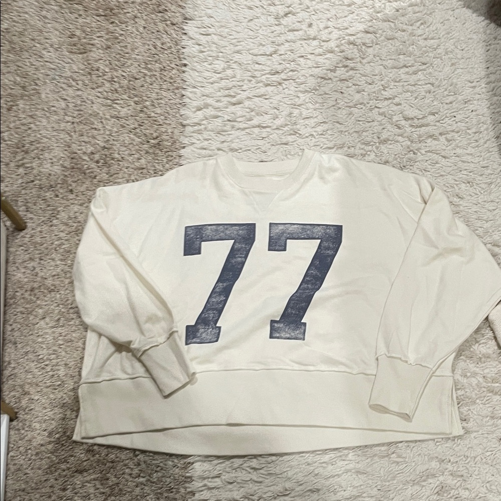 American Eagle Outfitters Cream Sweatshirt with Blue Graphic